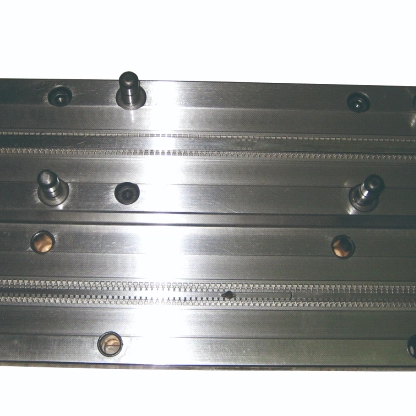 QLQ POM Injected Zipper Plastic die casting Mould waste pipe electrical for plastic zip up hoodie plastic zipper extruder die