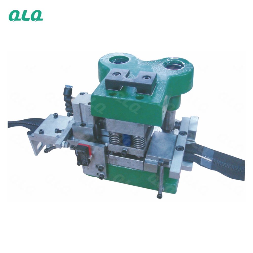 Hole Punching Mould for Zipper-2