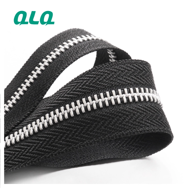 Factory Price Wholesale 3 5 810 Metal Zipper for Garment Bags Shoes Zipper Charm Brass Aluminum Long Chain Metal Zipper