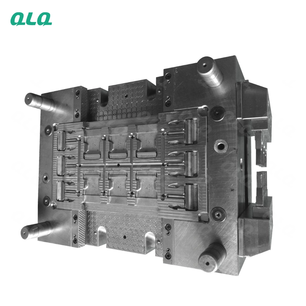 Plastic Buckle Mould (6 cavities)